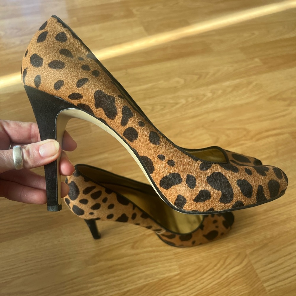 Guess leopard heel/pumps 10